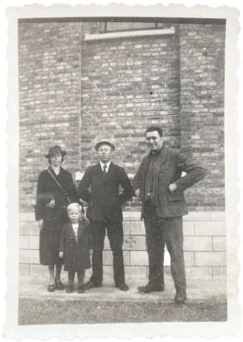Vintage oude familiefoto van de eerste generatie Vandenbussche